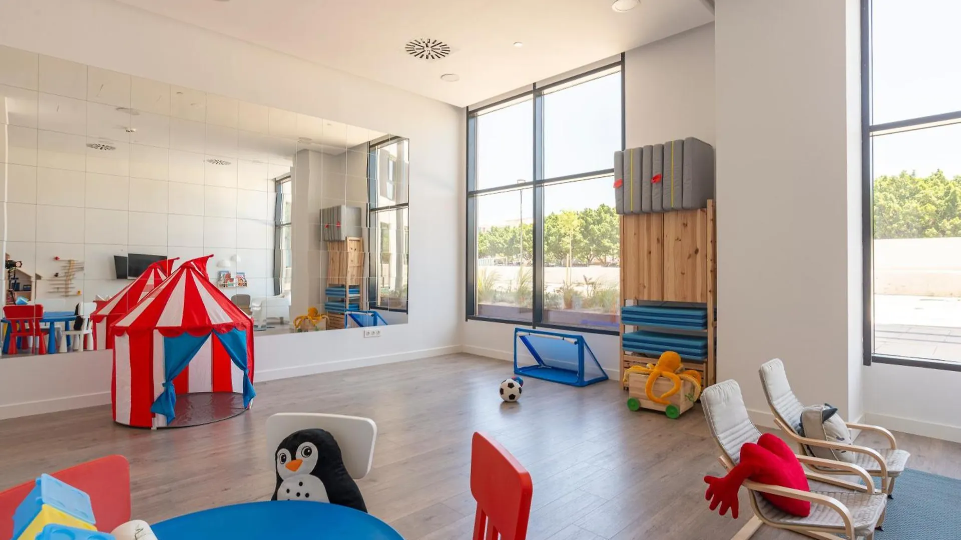 Skyline Rooftop Pool & Coworking By Ele Apartments Malaga Spain