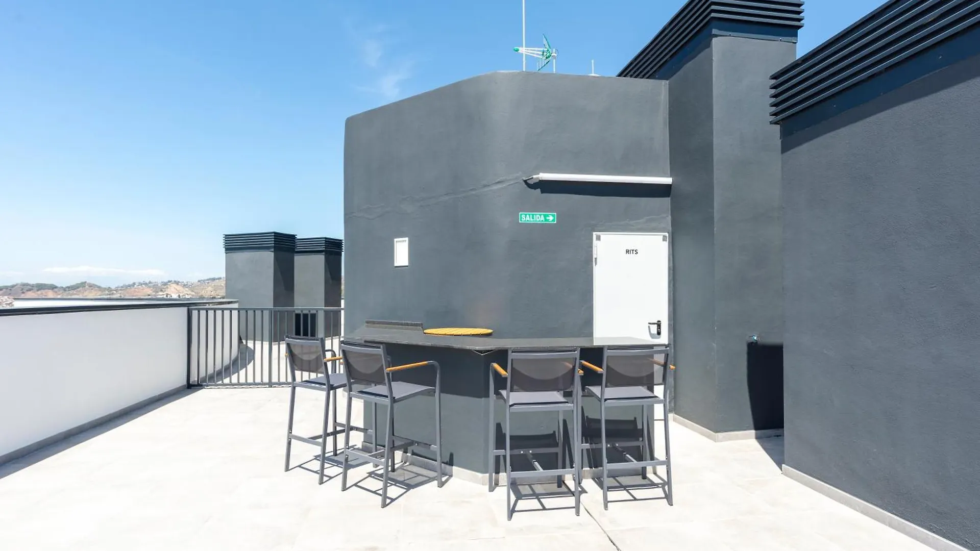 Skyline Rooftop Pool & Coworking By Ele Apartments Malaga 0*,
