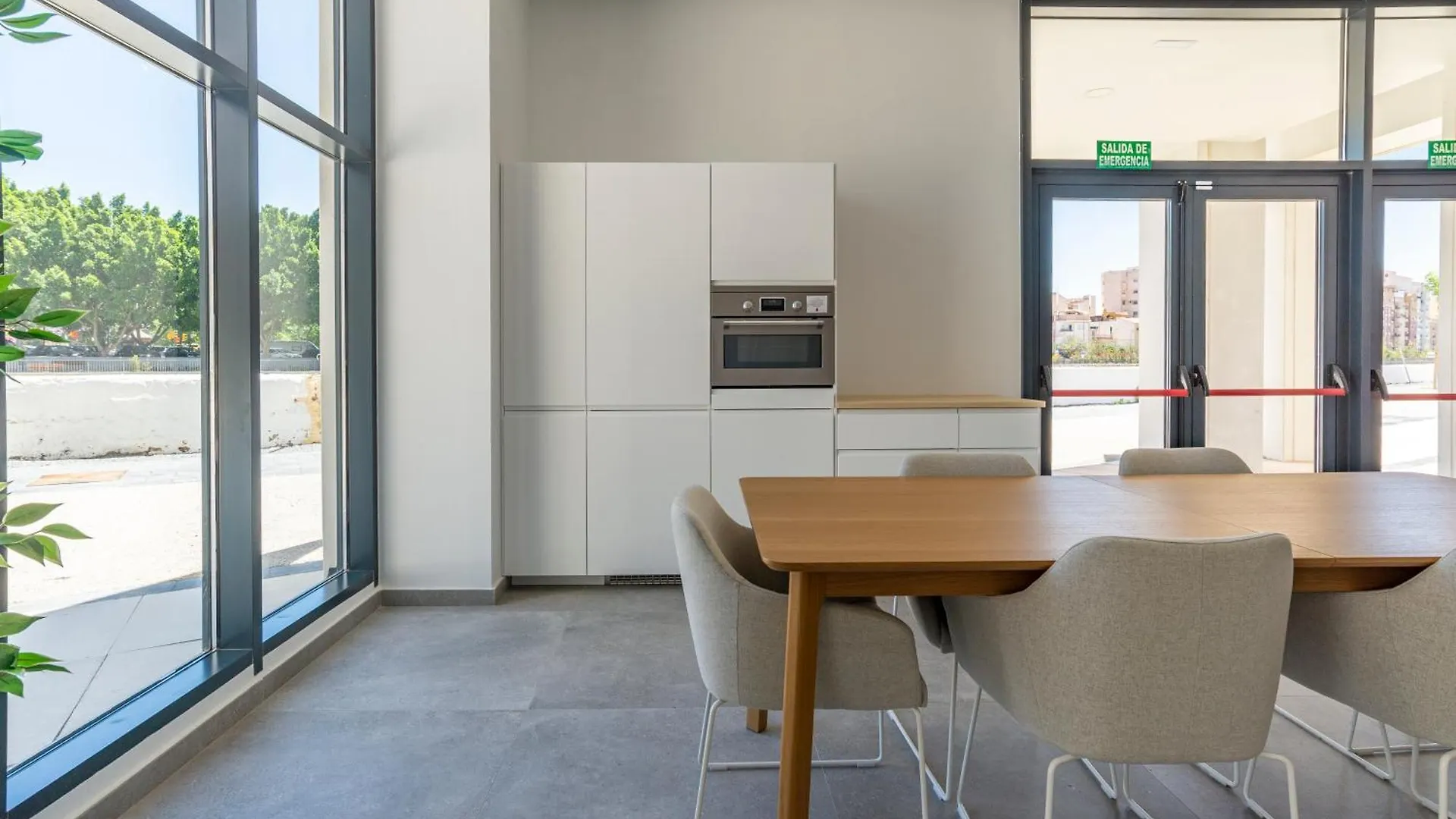Skyline Rooftop Pool & Coworking By Ele Apartments Malaga
