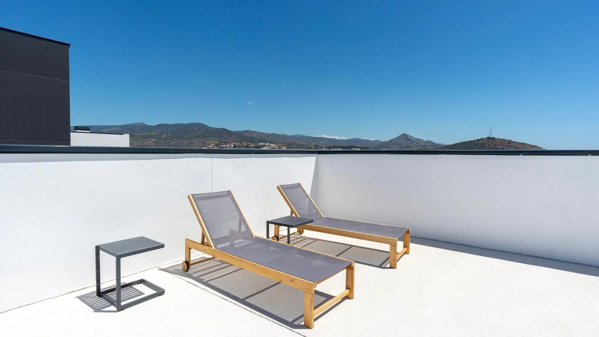 Skyline Rooftop Pool & Coworking By Ele Apartments 马拉加