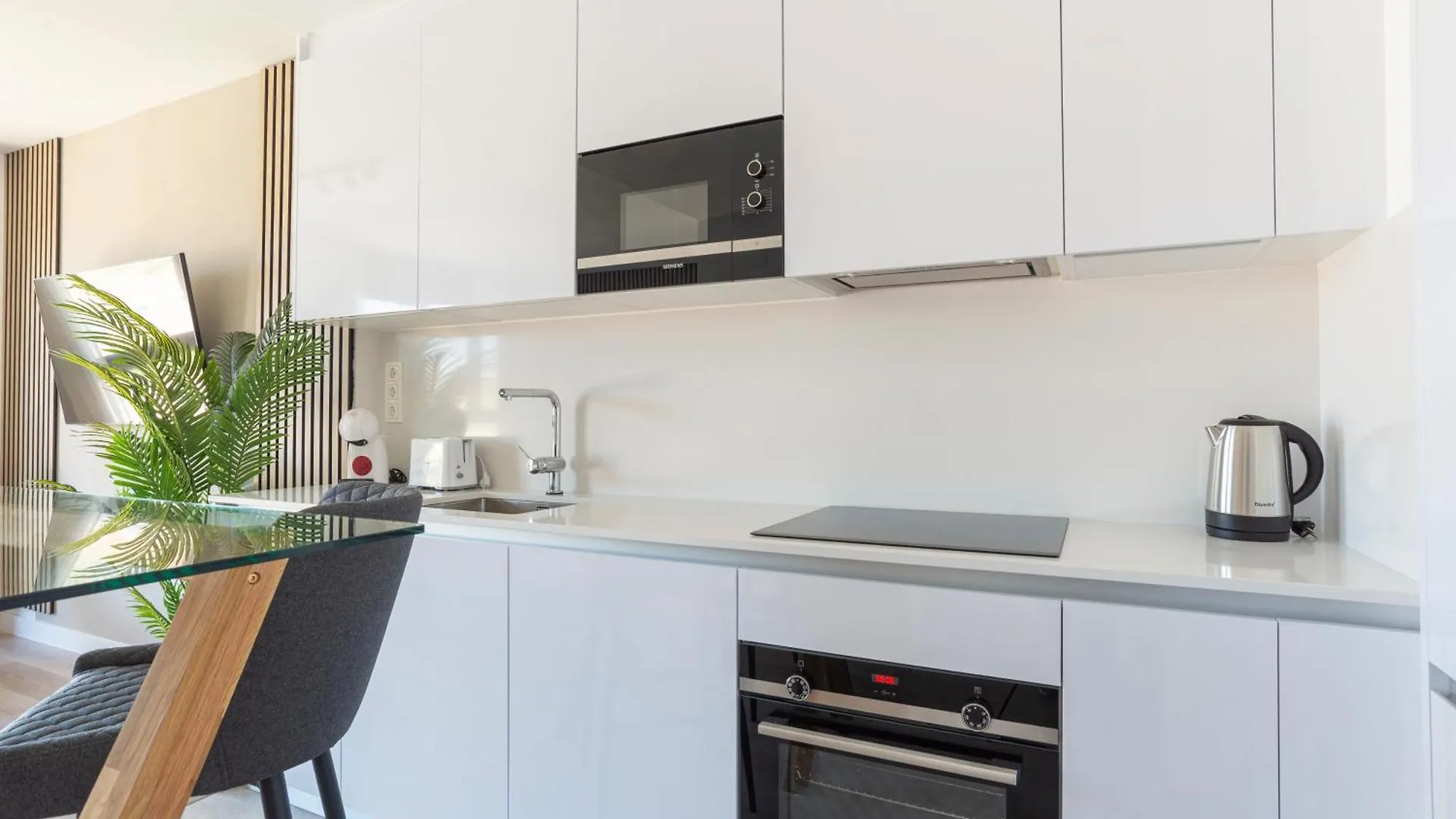 Skyline Rooftop Pool & Coworking By Ele Apartments Malaga