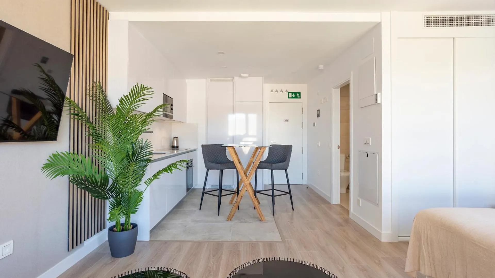 Skyline Rooftop Pool & Coworking By Ele Apartments Malaga 0*,