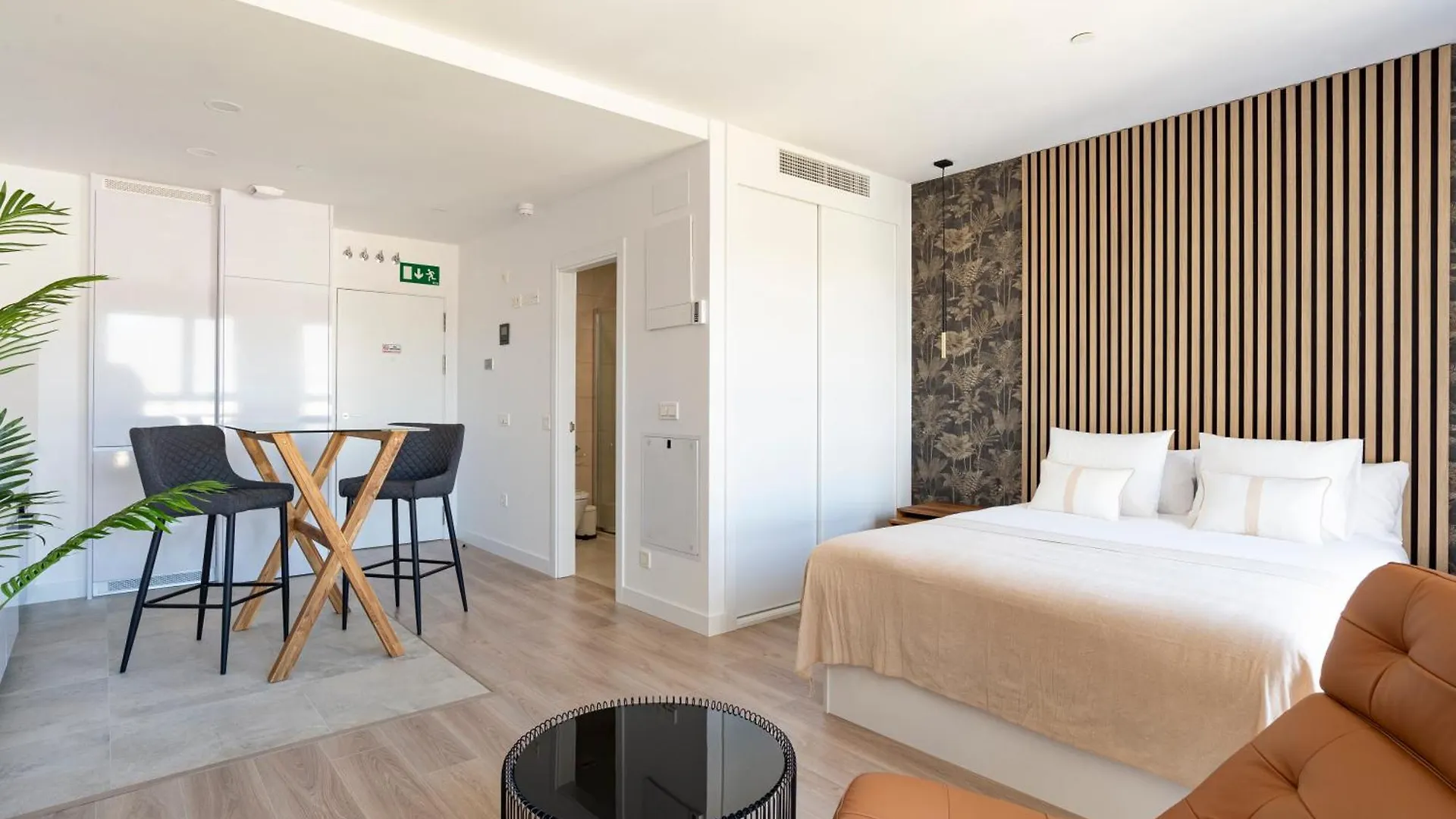 Skyline Rooftop Pool & Coworking By Ele Apartments 马拉加